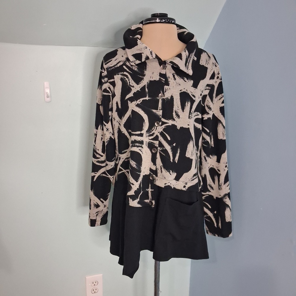 Chalet et Ceci Black Beige Abstract Print Button Down Tunic Jacket Small USA